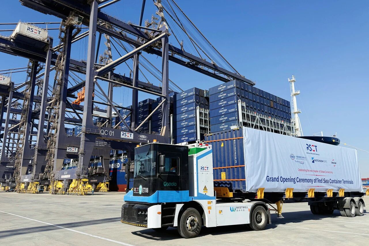 西井科技E-Truck在红海货柜码头RSCT开港仪式现场